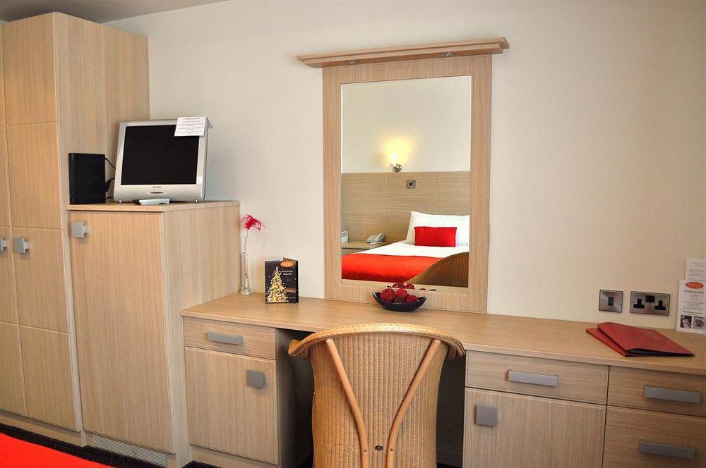 Waterfront Hotel Brighouse Dış mekan fotoğraf