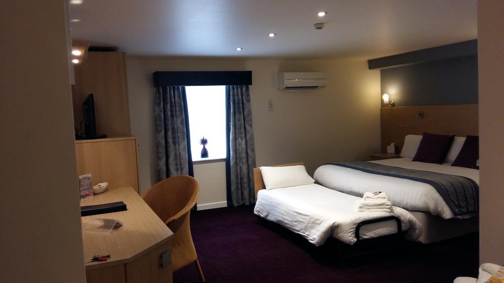 Waterfront Hotel Brighouse Dış mekan fotoğraf