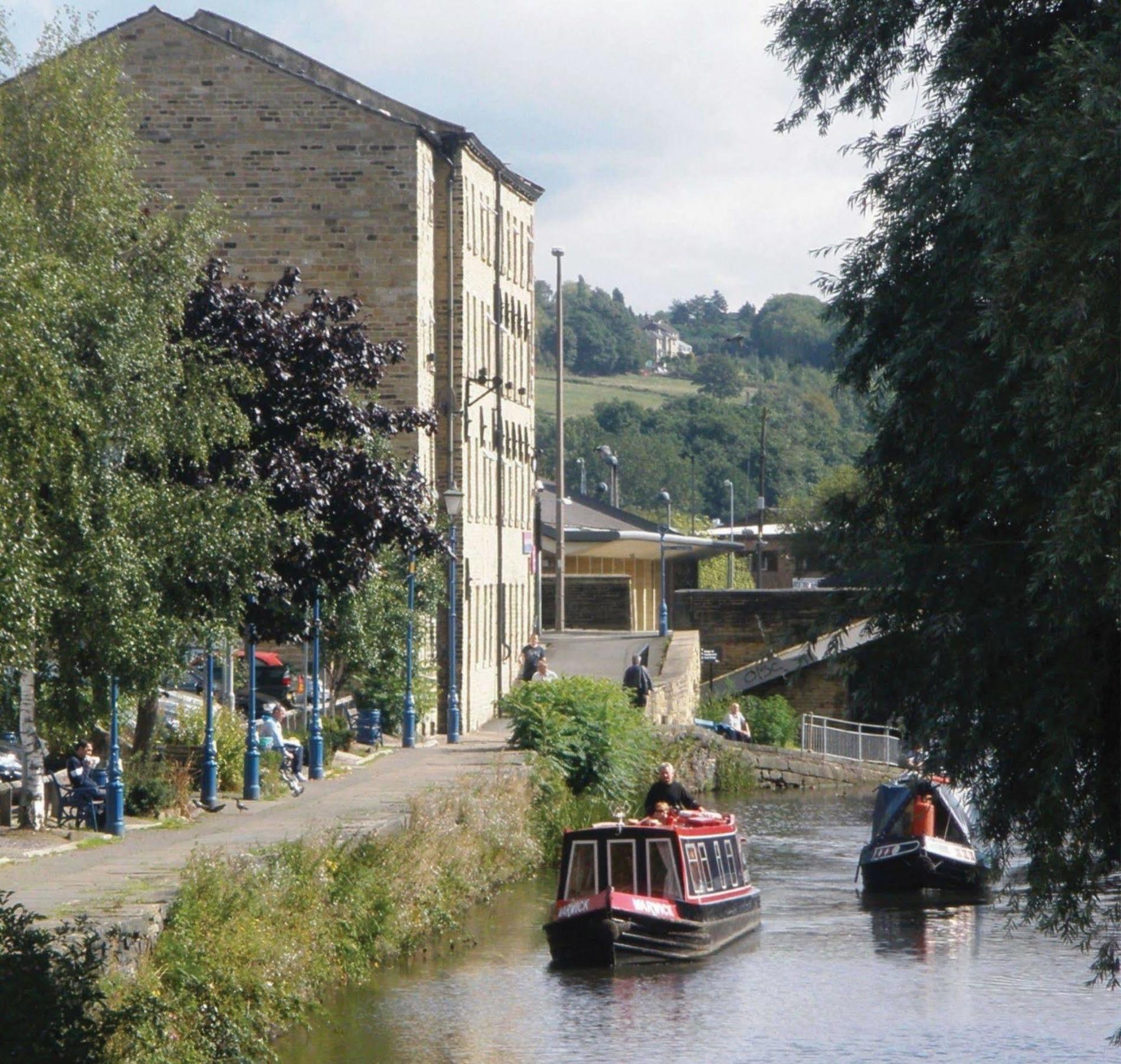 Waterfront Hotel Brighouse Dış mekan fotoğraf